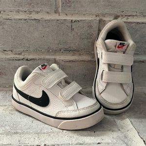 Nike, Size 7C